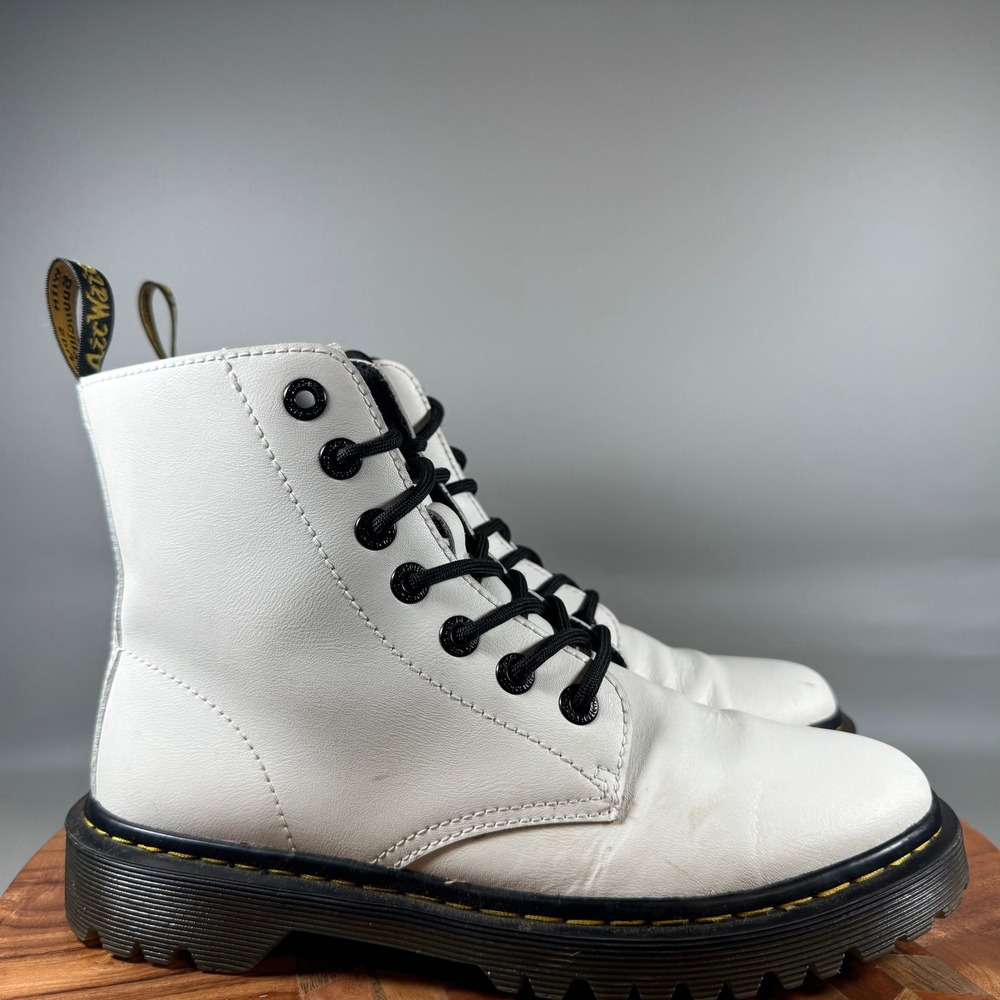 Dr. Martens Luana White Leather Combat Boots Womens 8 Ankle Lug Sole AW004
